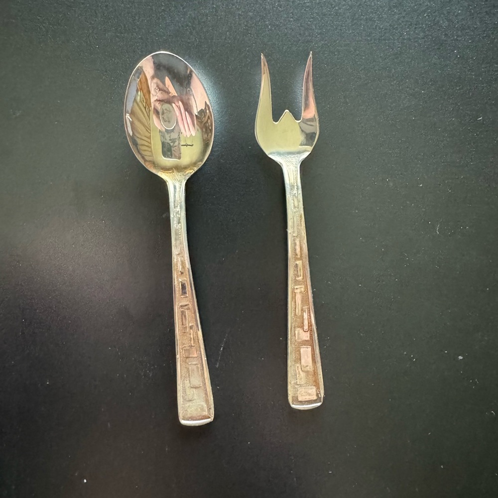Vintage Silver Berry/ rELisH SerVing Spoon and Fork Set 60s 70s GeoMetric